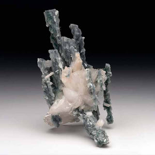 zAW |  Heulandite with Chalcedony Stalactites